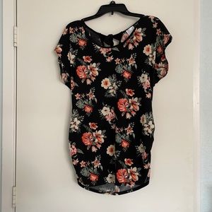 Floral maternity shirt